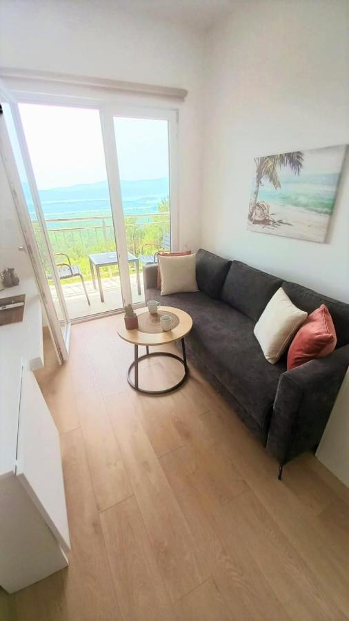 Cozy Apartments With Pool And Splendid Seaview Kavac Ngoại thất bức ảnh